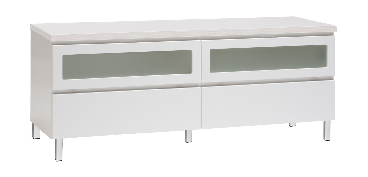 Kuvassa on 137 cm leveä valkoinen Viiva-sarjan tv-taso valkosaarninvärisellä kansilevyllä ja valkoisilla metallijaloilla.