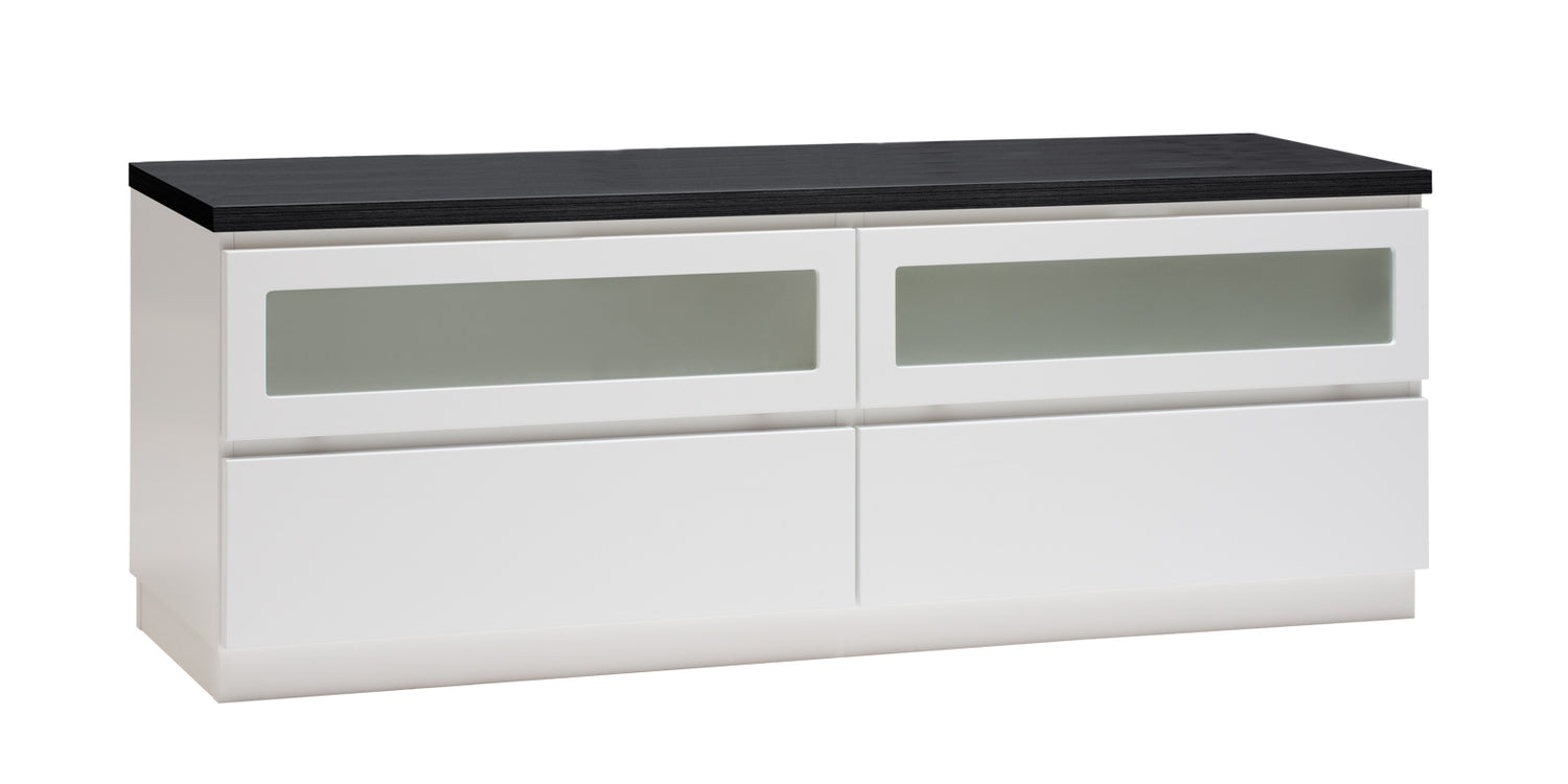 Kuvassa on 137 cm leveä valkoinen Viiva-sarjan tv-taso mustalla kansilevyllä ja valkoisella jalkasokkelilla.