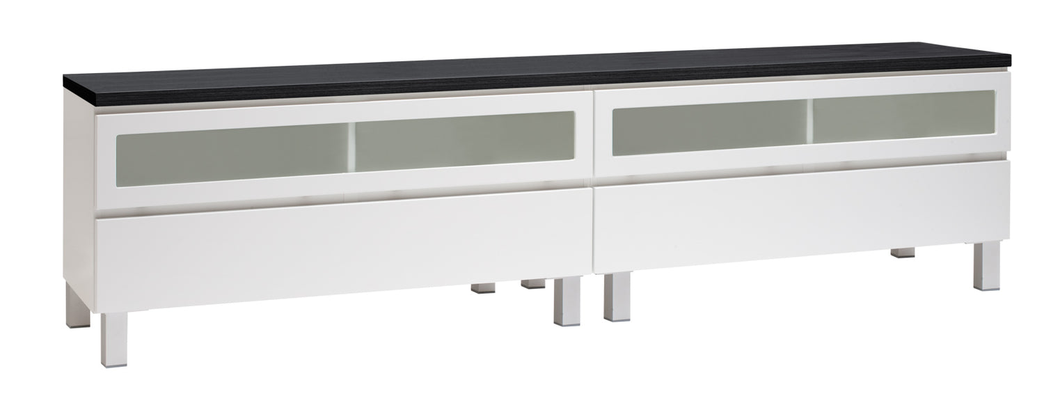 Kuvassa on 220 cm leveä valkoinen Viiva-sarjan tv-taso mustalla kannella ja hopeanvärisillä alumiinijaloilla.