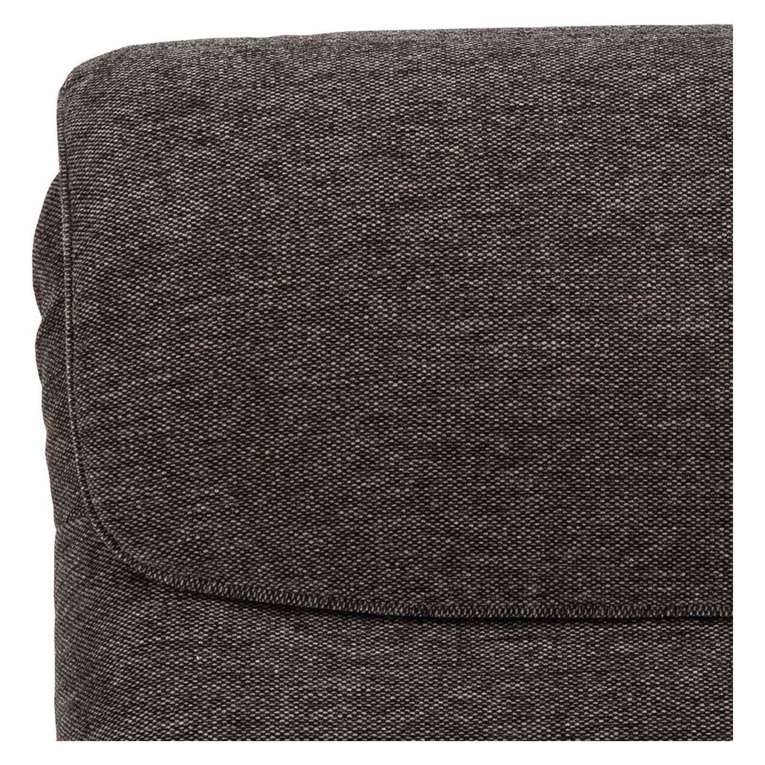 Lähikuvassa sähköinen Sanderson recliner-nojatuoli, tummanharmaa kangasverhoilu.