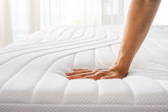 Lähikuvassa on Tempur Pro Plus CoolQuilt -patja.