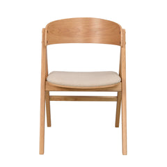 Tammenvärinen Waterton-tuoli, jossa beige verhoilu istuinosassa.