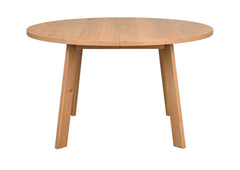 Tammenvärinen Glenside-ruokapöytä.