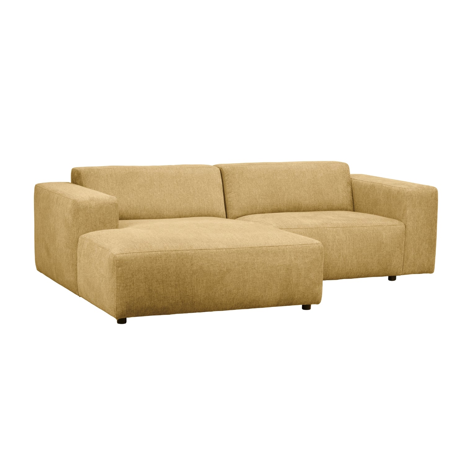 Kolmen istuttava Willard-divaanisohva keltaisella Brenda (#68)-kankaalla. Divaani vasemmalla.