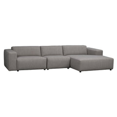 Neljän istuttava Willard-divaanisohva harmaalla Alice (#149) -kankaalla. Divaani oikealla.