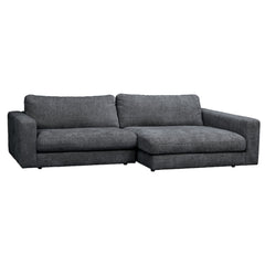 Tummanharmaa Duncan 3-istuttava sohva Robin (#66)-kankaalla. Divaaniosa oikealla.