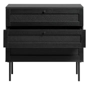 Pensacola-laatikosto, musta. 3-laatikkoisen lipaston laatikoiden etulevyissä on yksityiskohtana polyrottinki. Mustat metallijalat.