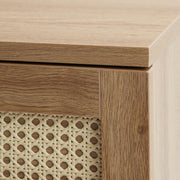 Lähikuvassa luonnonvärisen Pensacola-laatikon etulevyä  ja yksityiskohtana olevaa polyrottinkia.