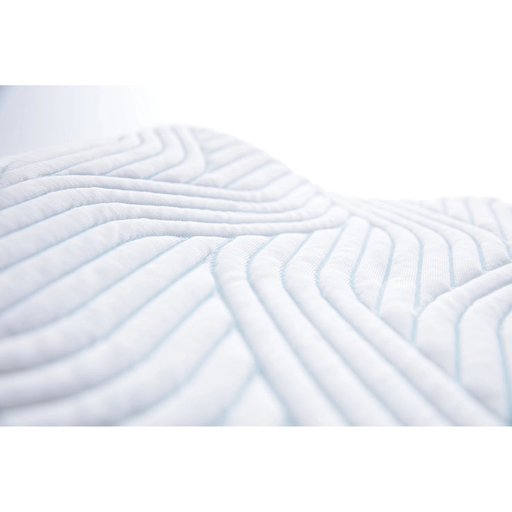 Helppohoitoisessa Tempur Original -tyynyssä on täysin uudistunut hengittävä 3D-kuvioitu Smart Cool-päällinen.
