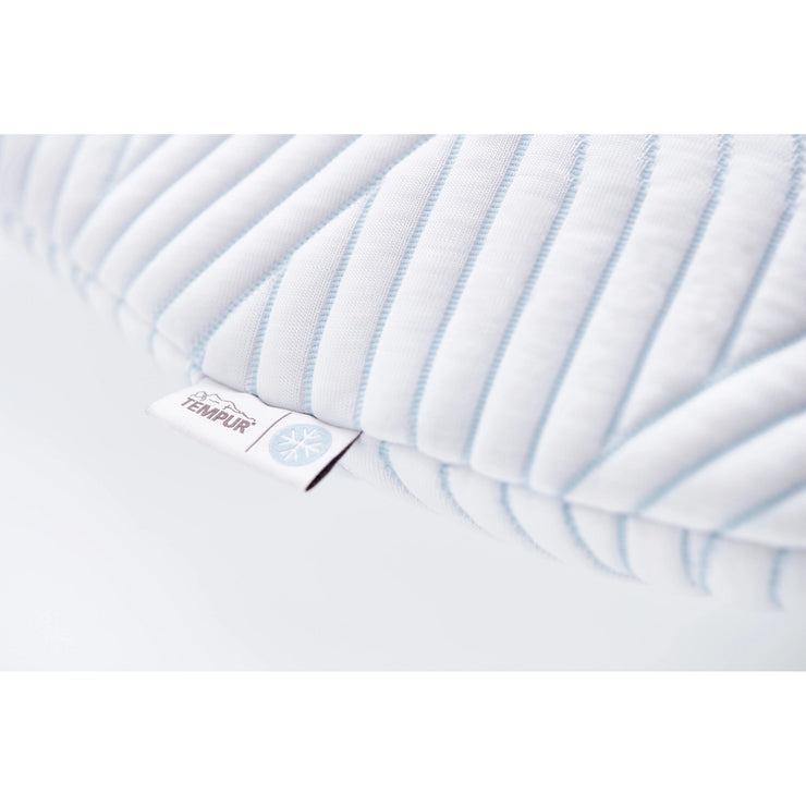 Tempur Sonata -tyynyssä on 3D-kuvioitu viilentävä Smart Cool-päällinen.