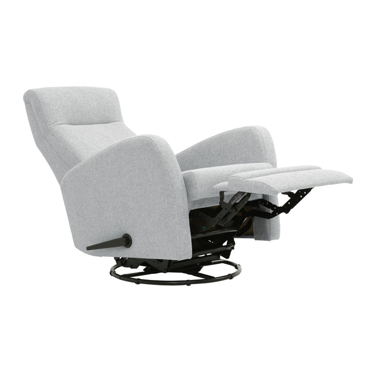 Anton-mekanismituoli vaaleanharmaalla Cloud 70 -kangasverhoilulla. Kuvassa recliner-tuolin mekanismi on aukaistu kokonaan sivussa olevalla kahvalla. Tuolissa on myös pyörintä- ja keinuntaominaisuus.