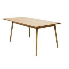 Kuvassa on Barrali-ruokapöytä 150 x 90 cm, tammi. Pöytä voidaan jatkaa 195 cm mittaiseksi kummasta vain päädystä yhden erikseen myytävän jatkolevyn avulla.