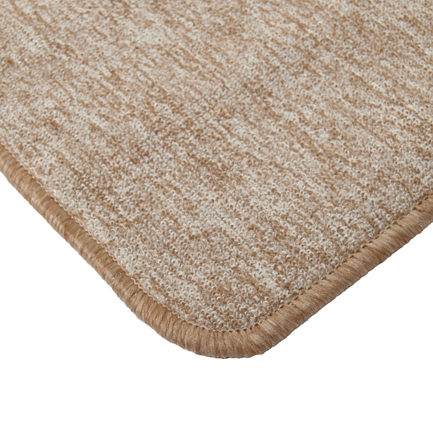 Kuvassa Carina-maton kulma ja reunausta - lämmin beige sävy, joka sisältää kevyttä meleerausta.