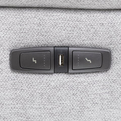 Cindy-mekanismisohvan toimintoja ohjataan käsinojapäädyissä olevista sähkökäyttöisistä napeista (keskellä USB-latausportti). Molemmissa istuinosissa jalkarahi nousee ylös ja selkänoja kallistuu taakse.