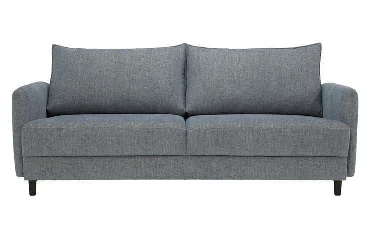 Dalby-sohva sinisellä Nuvola203-verhoilukankaalla ja mustilla metallijaloilla.