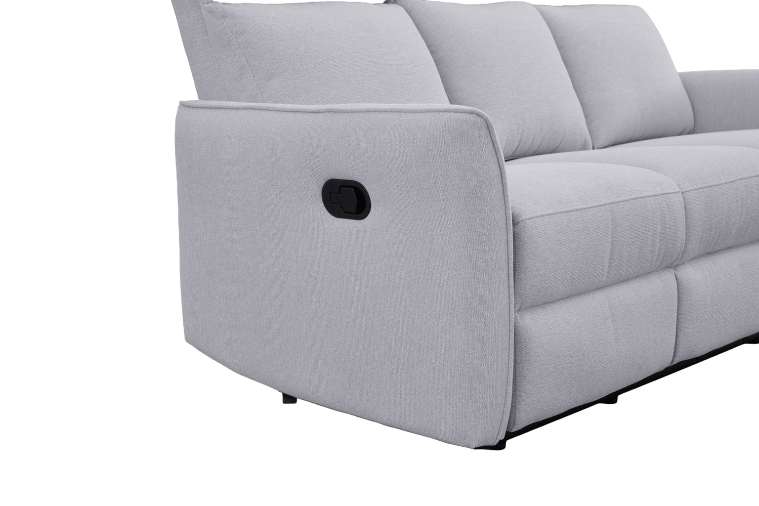 Lähikuvssa 3-istuttava Dover-mekanismisohva harmaalla kangasverhoilulla. Recliner-sohvan istuimen toimintoja ohjataan sohvan sivuilla olevista kahvoista.