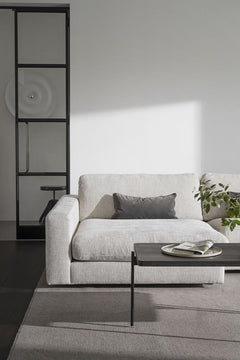 Duncan-sohvan vasen divaaniosa Robin Light grey (#1)-kankaalla. Toimii myös erillisenä istuimena.