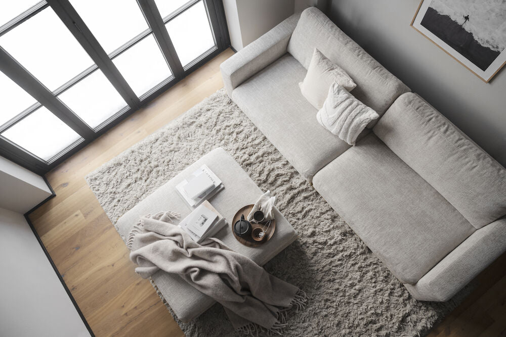 Duncan-rahi Robin Light grey (#1)-kankaalla sekä Duncan-sohva (myydään erikseen).