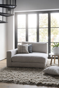 Duncan-sohvan vasen divaaniosa Robin Light grey (#1)-kankaalla. Toimii myös erillisenä istuimena.