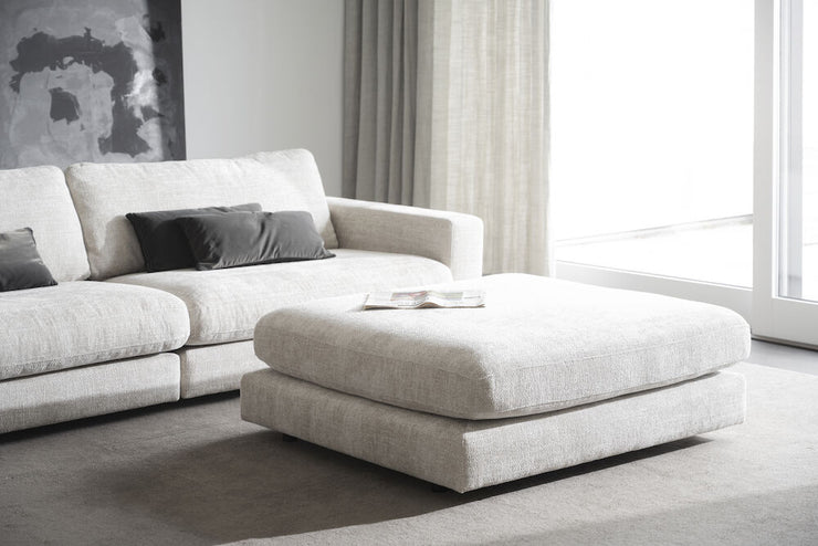 Duncan-rahi Robin Light grey (#1)-kankaalla sekä Duncan-sohva (myydään erikseen).