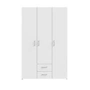 Kokovalkoinen 3-ovinen Kira-komero kahdella vetolaatikolla. Ovissa ja laatikoissa on hopeanharmaat vetimet.