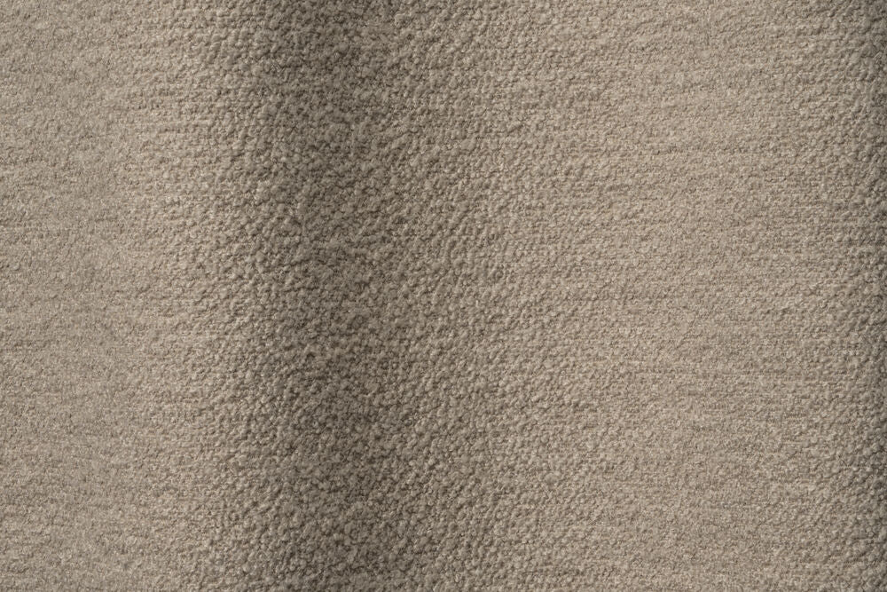 Värimallikuva Willard-sohvan vaaleanbeigestä Alice 01 -kankaasta.