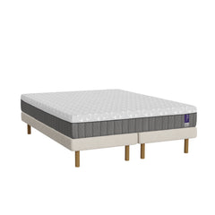 Valkoinen Heaven By Unico Fusion -runkopatjapaketti 180 x 200 cm. Pakettiin kuuluu 2 kpl tukevaa 90 cm Lounge-vuoderunkoa, 180 cm Fusion Nano Cool™ memory foam patja sekä pyöreät tammen väriset jalat. 