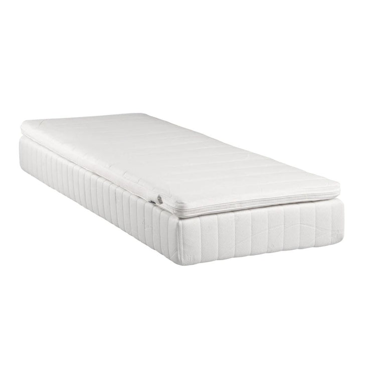 Hilding Feel Ergo -patjassa 90 x 200 cm on valkoinen tikattu joustokangasverhoilu. Patjapakettiin kuuluu Ergo -sijauspatja.