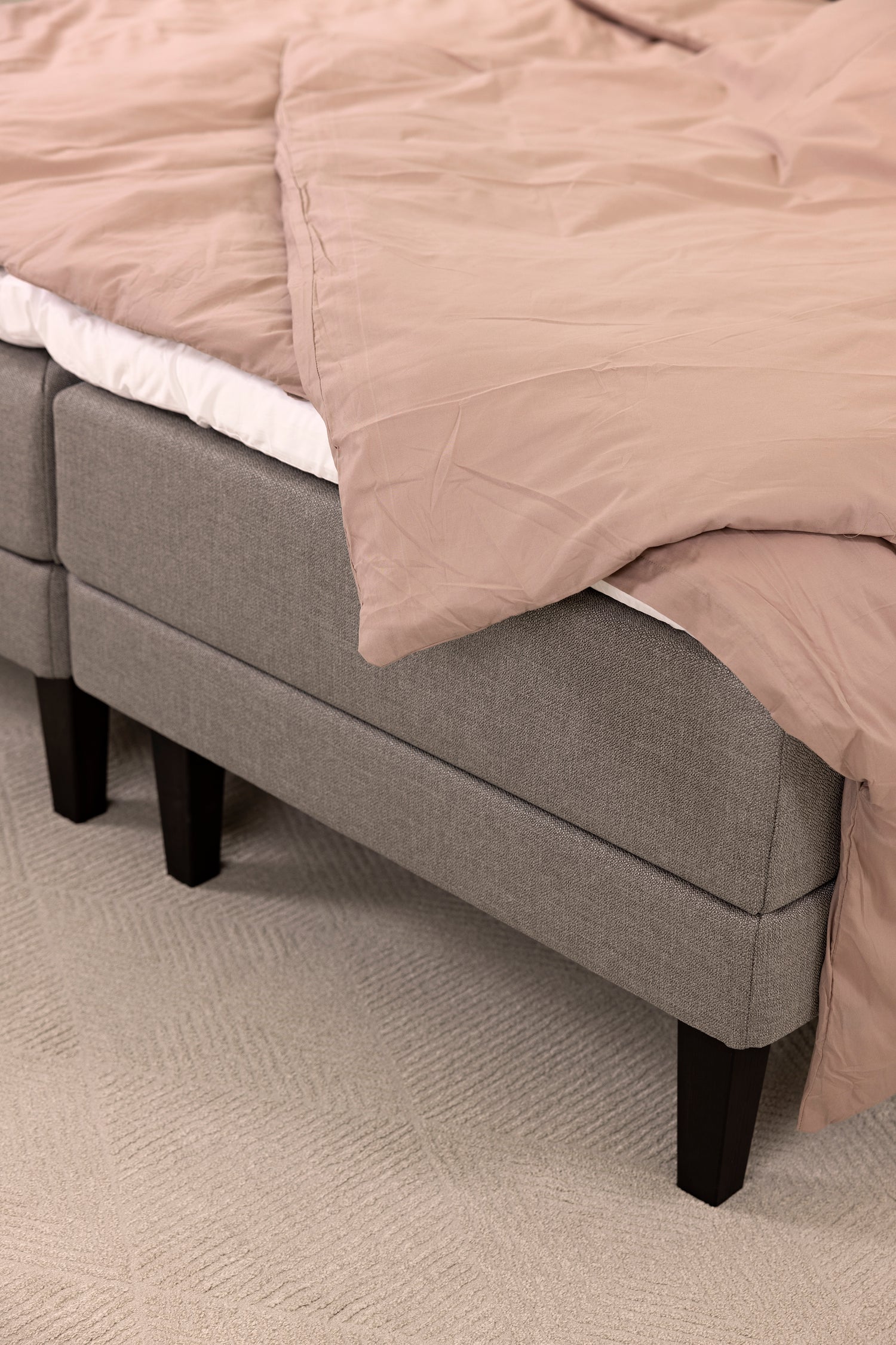 HILDING FEEL moottorisänky paketti 180 x 200 cm Split -sijauspatja