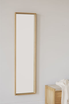 Tammenvärinen Hillmond-peili.