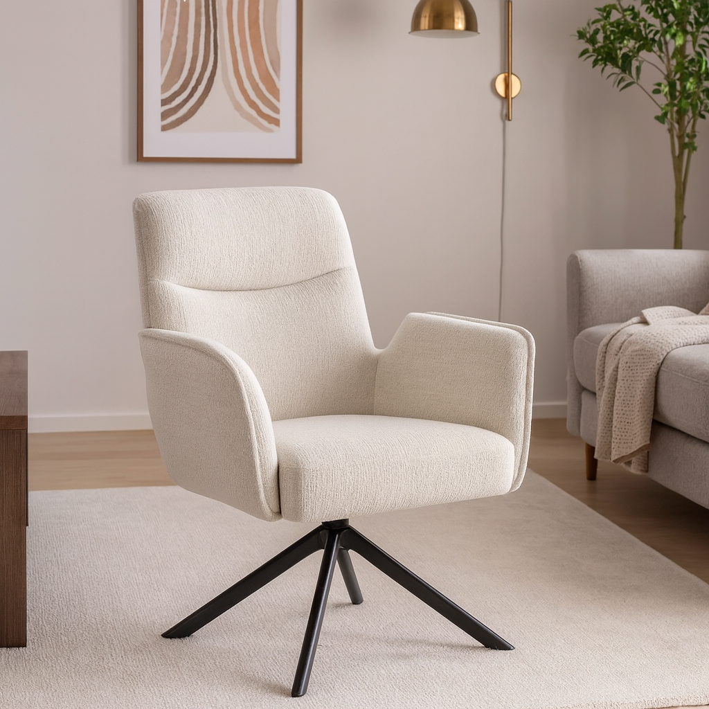 Holberg-tuoli verhoiltuna vaalea beige 111 -kankaalla ja musta metallijalka - tuoli on pyörivä ja mekanismi palauttava. Stailattu visualisointi.