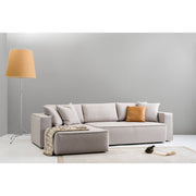 Kuvassa on Melody-divaanisohva vaalean beigellä Puglia 10 -verhoilukankaalla. Sohvassa on matalat 1,5 cm muovijalat.