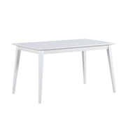 Kokonaan valkoinen Laine-ruokapöytä koossa 130 x 80 cm.