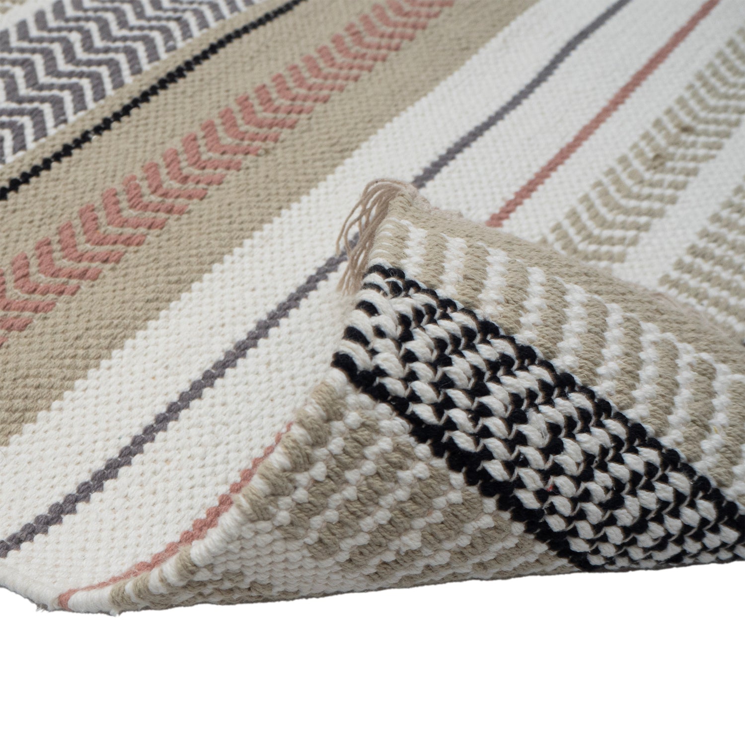 Lähikuvassa Leimu-maton pohja vihreällä kuosilla.