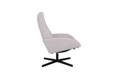 Kuvassa on Kebe Lotus -tv-tuoli vaalealla beigellä Alpine Ivory 049 -kangasverhoilulla ja mustalla Vision -ristikkojalalla.