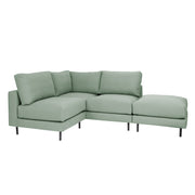 Manhattan-sohva vihreällä Bond 15-kankaalla. Mustat tolppajalat 51150.