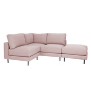 Manhattan-sohva roosan värisellä Bond 24-kankaalla. Mustat tolppajalat 51150.