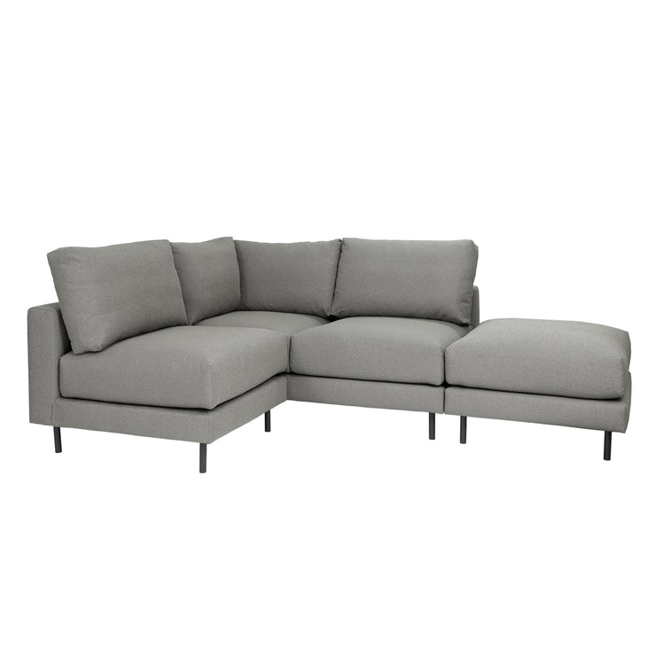 Manhattan-sohva harmaalla Bond 29-kankaalla. Mustat tolppajalat 51150.
