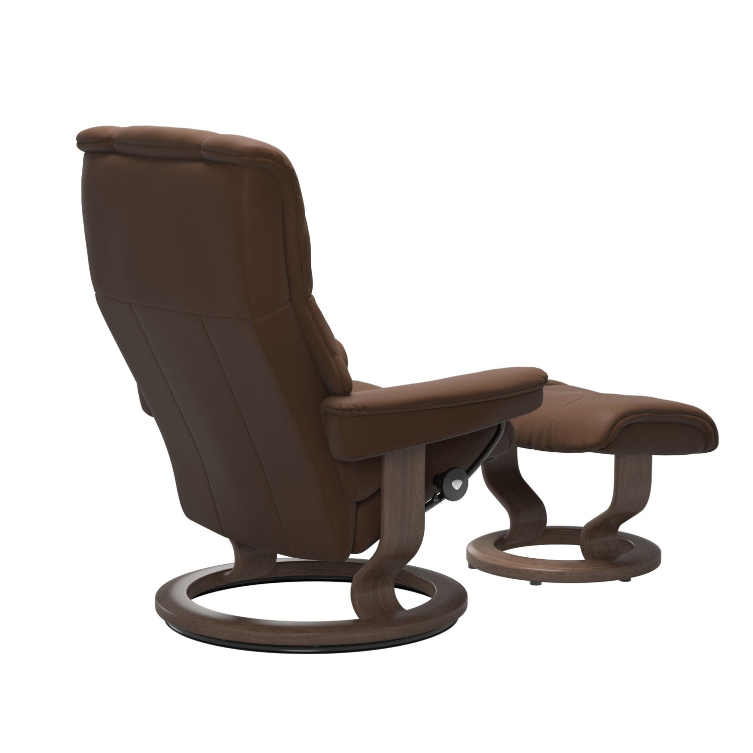 Stressless Mayfair M -lepotuoli ja rahi ruskeana: Warm Brown 87 Batick-nahkaverhoilulla ja Walnut 06 -Classic-puujalustalla.