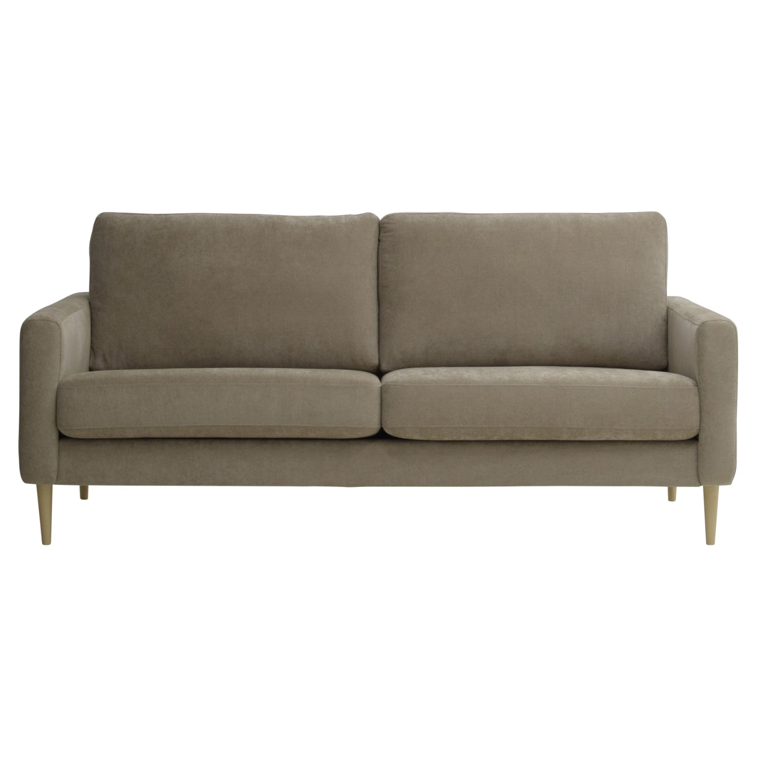 Kolmen istuttava Mila-sohva ruskealla Feel 11 -kankaalla ja luonnonvärisillä pyöreäkartion mallisilla jaloilla.