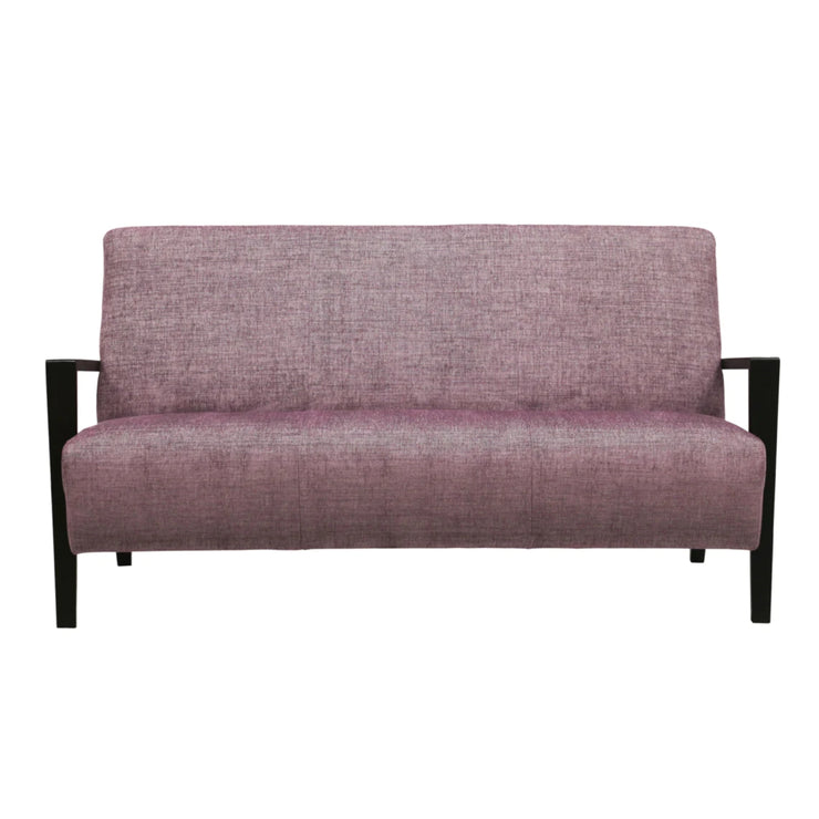 Niklas 3 hengen sohva viininpunaisella Naomi 134 -kangasverhoilulla.