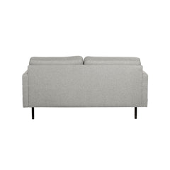 Nauvo 2-istuttava sohva vaaleanharmaalla Suma 17 -kangasverhoilulla ja mustilla metallijaloilla. Sohvan käsinojien sivuilla on raitaompeleet.