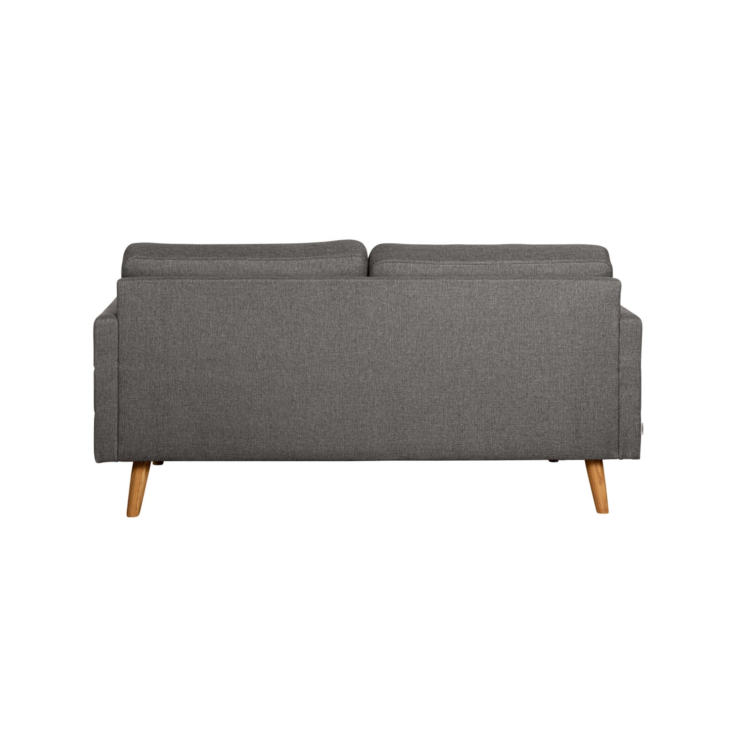 Nauvo 2-istuttava sohva tummanharmaalla Suma 7 -kangasverhoilulla ja luonnonvärisillä puujaloilla. Sohvan käsinojien sivuilla on raitaompeleet.