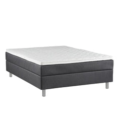 Aalto-jenkkisänkypakettiin sisältyvät profiloitu sijauspatja ja metallijalat.