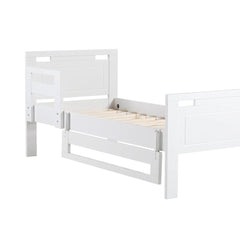 Turvalaidan saa käännettyä alas, kun sänky ei ole käytössä.