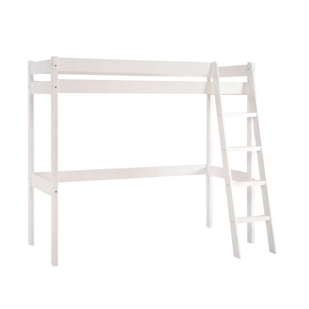 Korkea Lotta-parvisänky ilman lisävarusteita, petsattu kuultovalkoinen.