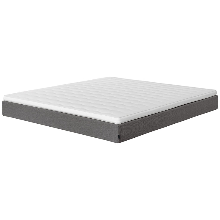Jensen Onyx -joustinpatjan harmaa Grey 173 verhoiluväri. Sleep 1 -sijauspatja sisältyy hintaan.