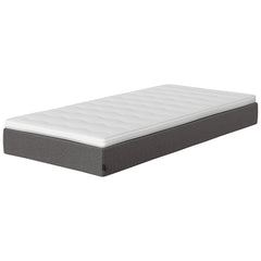 Jensen Onyx -joustinpatjan harmaa Grey 173 verhoiluväri. Sleep 1 -sijauspatja sisältyy hintaan.