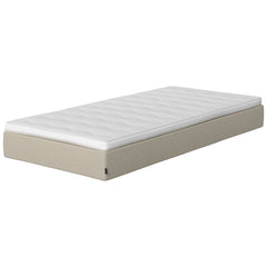Jensen Onyx -joustinpatjan luonnonvaalea Natural 292 verhoiluväri. Sleep 1 -sijauspatja sisältyy hintaan.