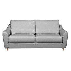 Salla-vuodesohva harmaalla Minco 16-kangasverhoilulla ja luonnonvärisillä puujaloilla. 